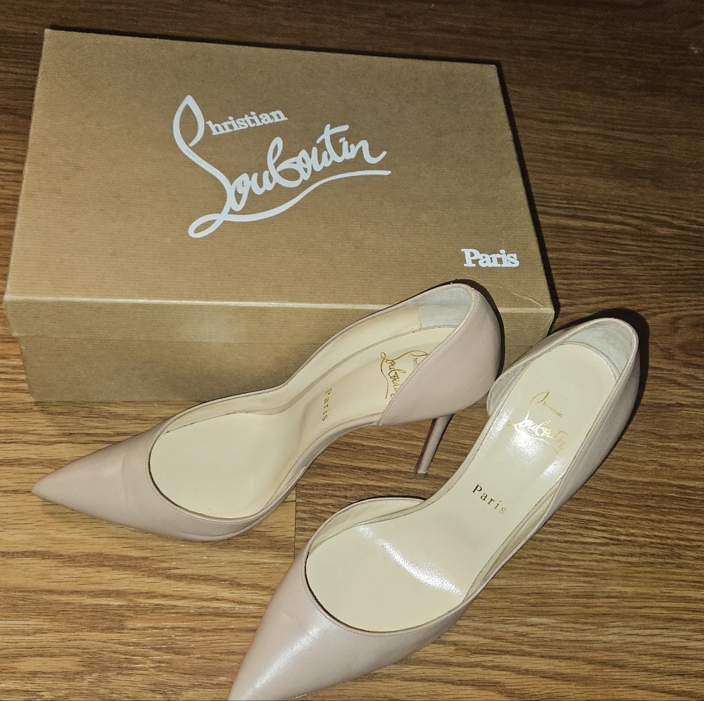 Christian Loubtuin IRIZIA In Nude 38.5